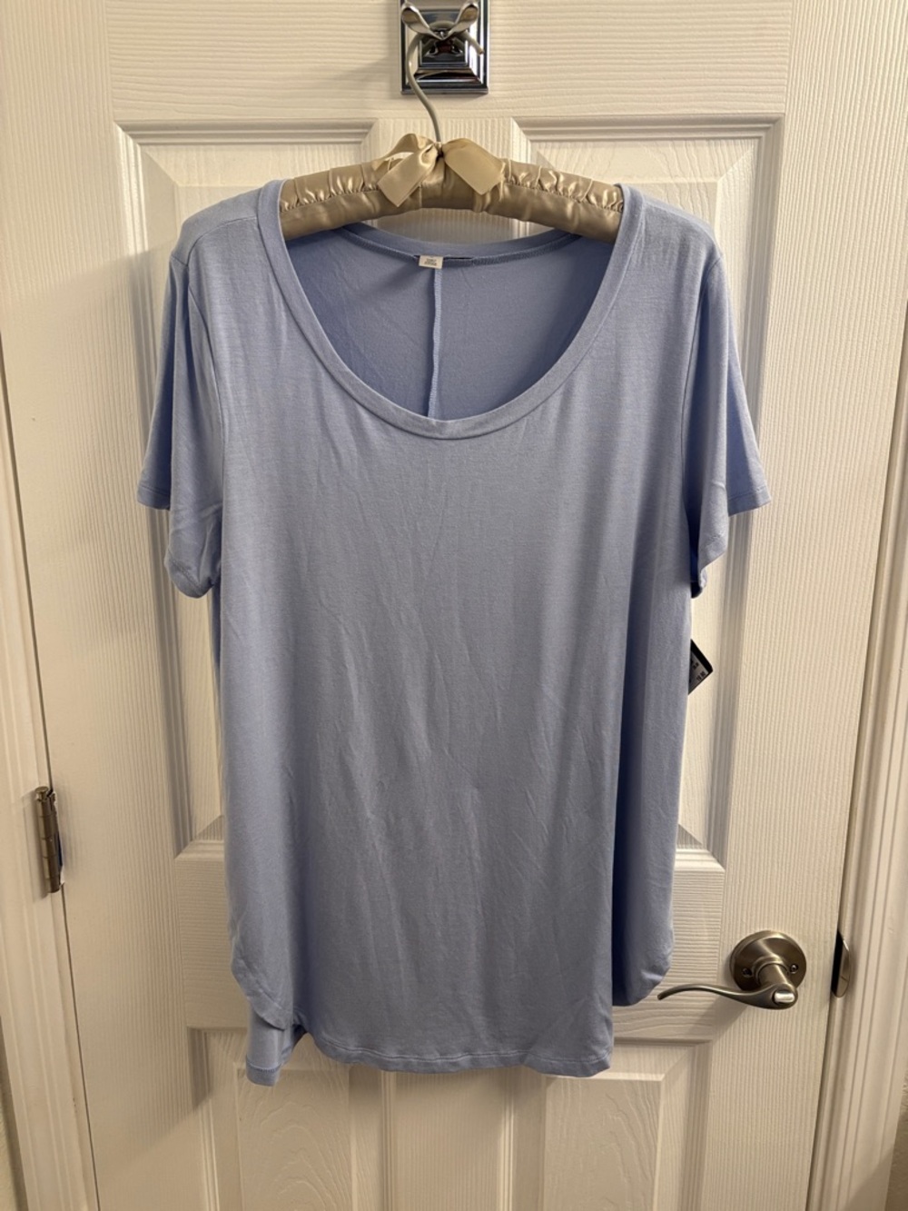 NWT Light Blue HALOGEN Women’s Short-Sleeve Scoop Neck Top- Size M